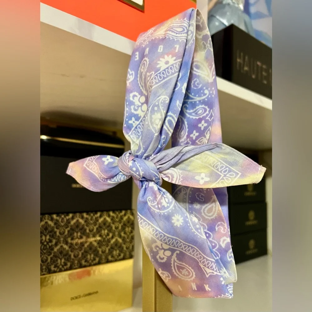 NEW Victoria’s Secret Pink Pastel Paisley Bandanna Scarf